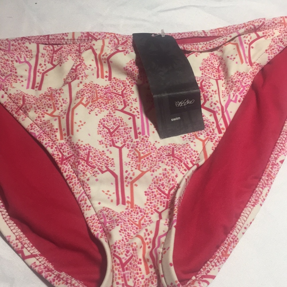 Mossimo - Picture 3 of 4